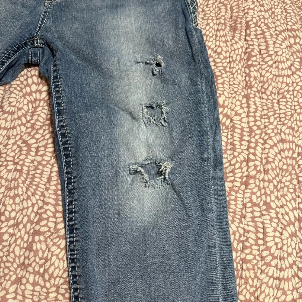 Maurices Blue Distressed Crop Jeans‎